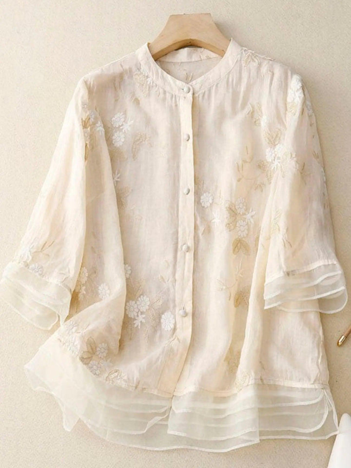 Woman wearing White Floral Blouse with relaxed | Lunova