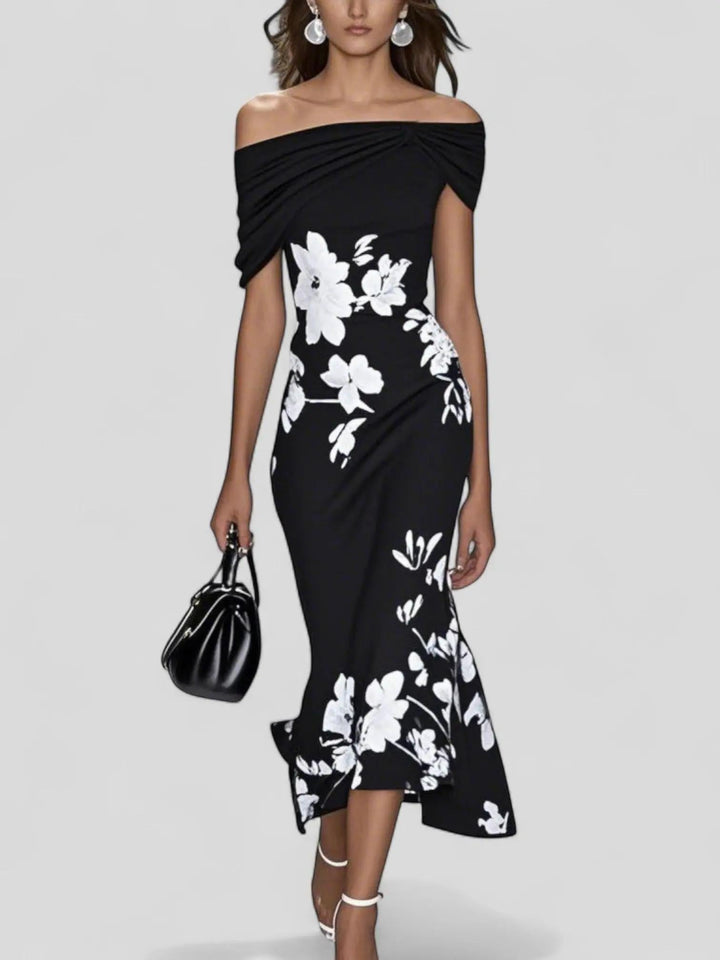 Woman wearing Black Floral Midi Dress with relaxed | Lunova