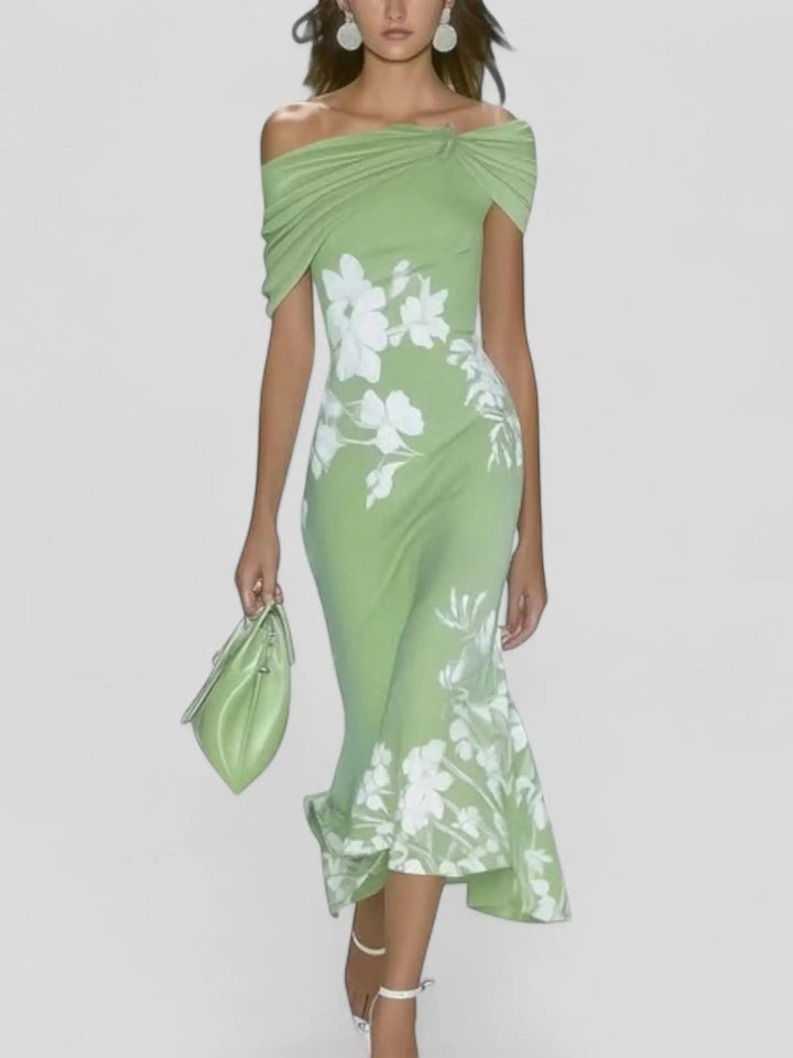 Woman wearing Green Floral Midi Dress with relaxed | Lunova