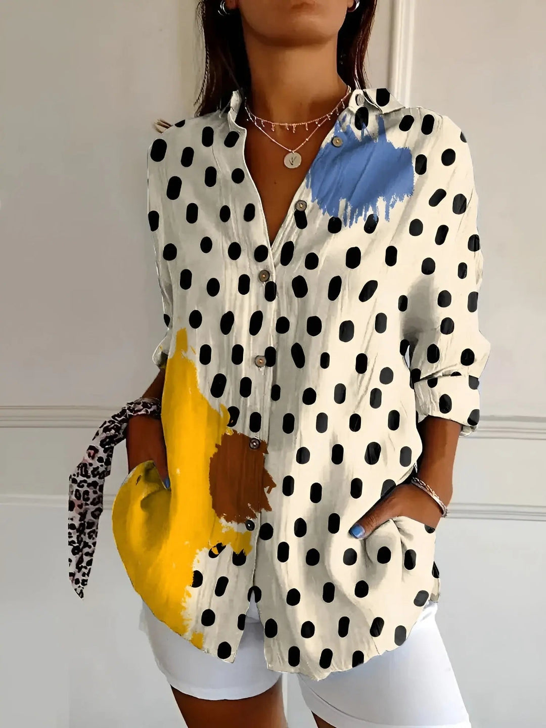 Woman wearing Pink Floral Print Blouse with relaxed | Lunova