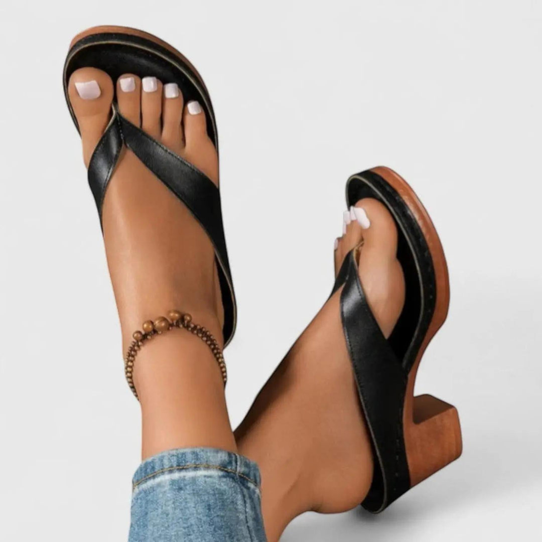 Heeled Thong Sandals with cushioned | Lunova