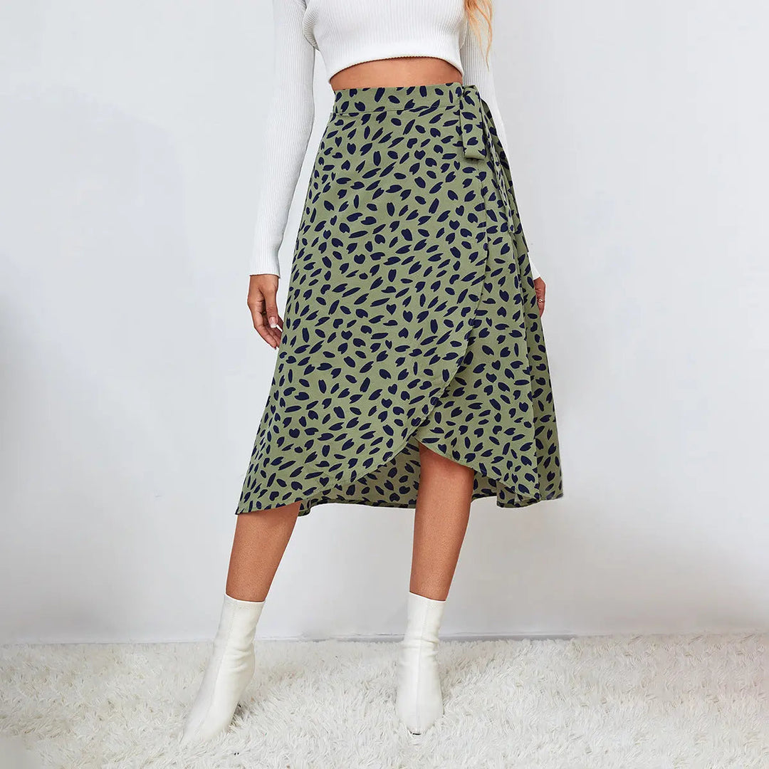 Woman wearing Green Midi Warp Skirt with high-waist | Lunova