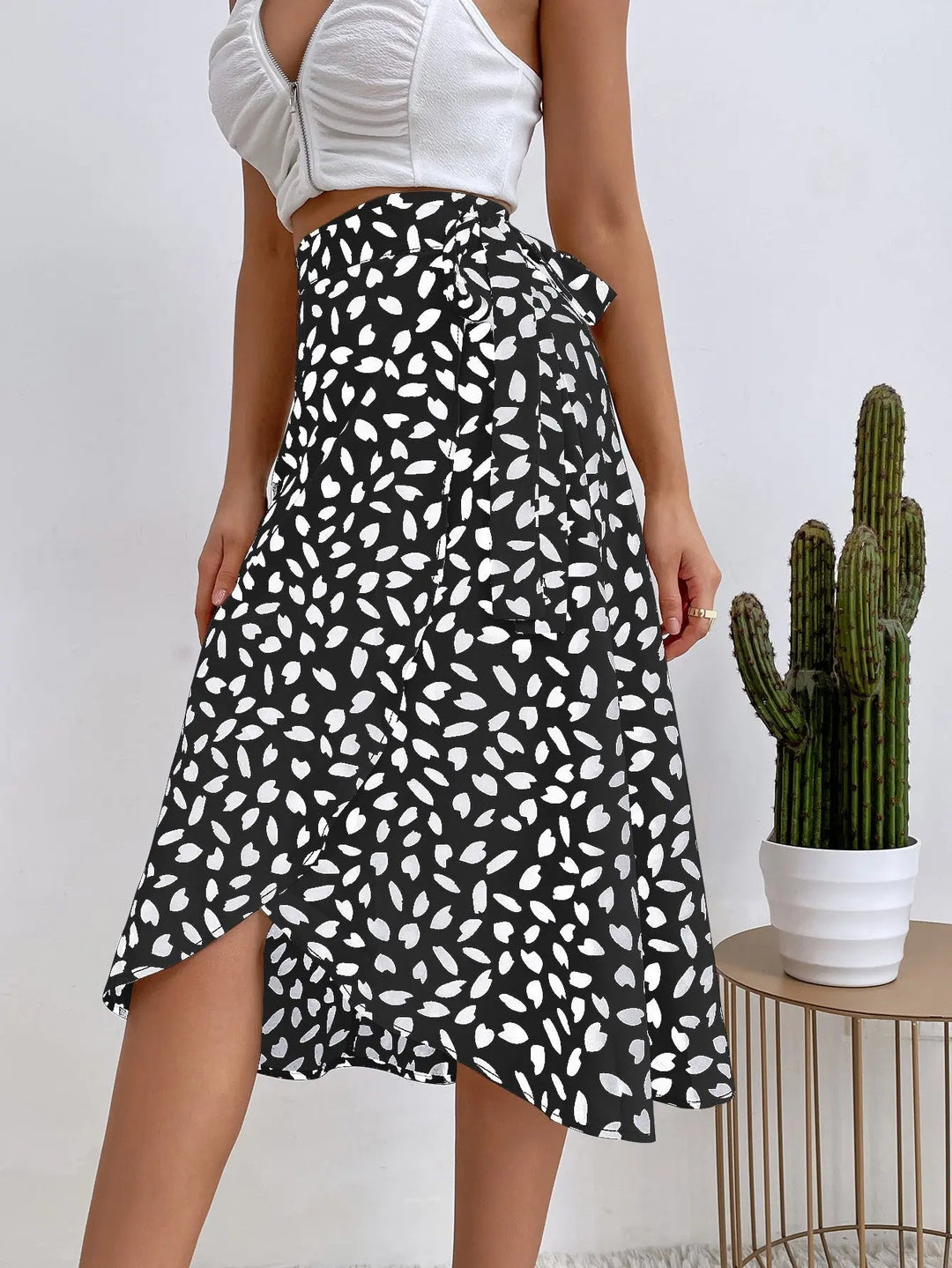 Woman wearing Black Midi Warp Skirt with high-waist | Lunova