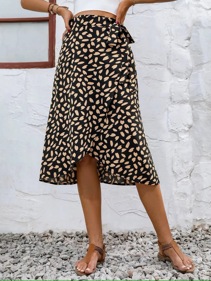 Woman wearing Midi Warp Skirt with high-waist — view 7 | Lunova