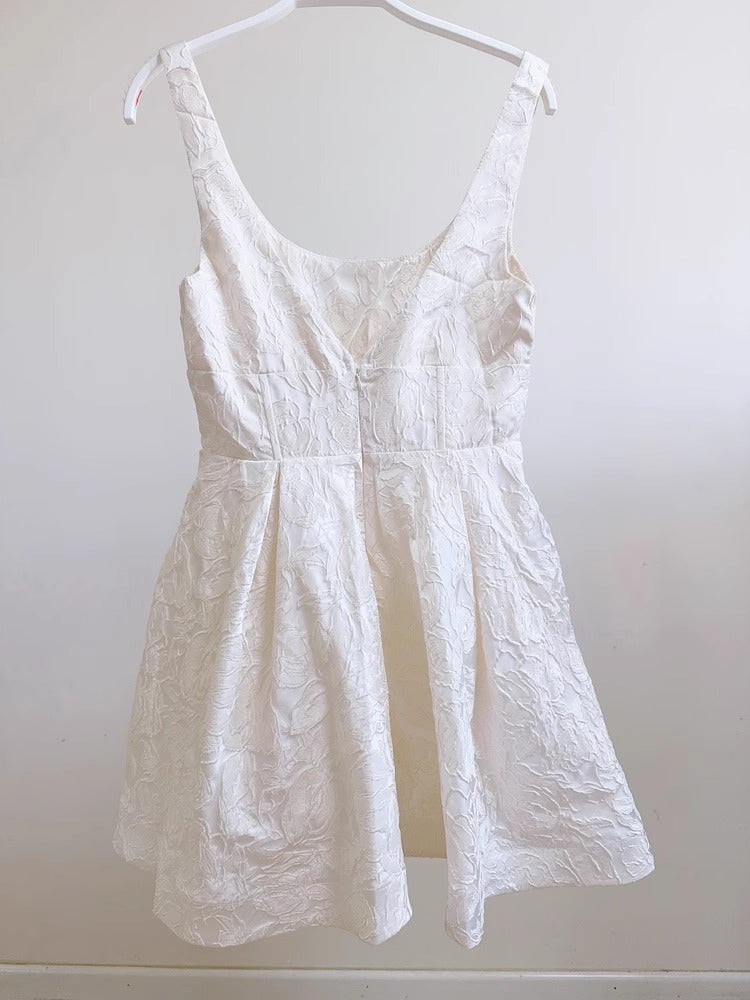 Retro Palace Style Embossed Flower Waisted Puffy Dress