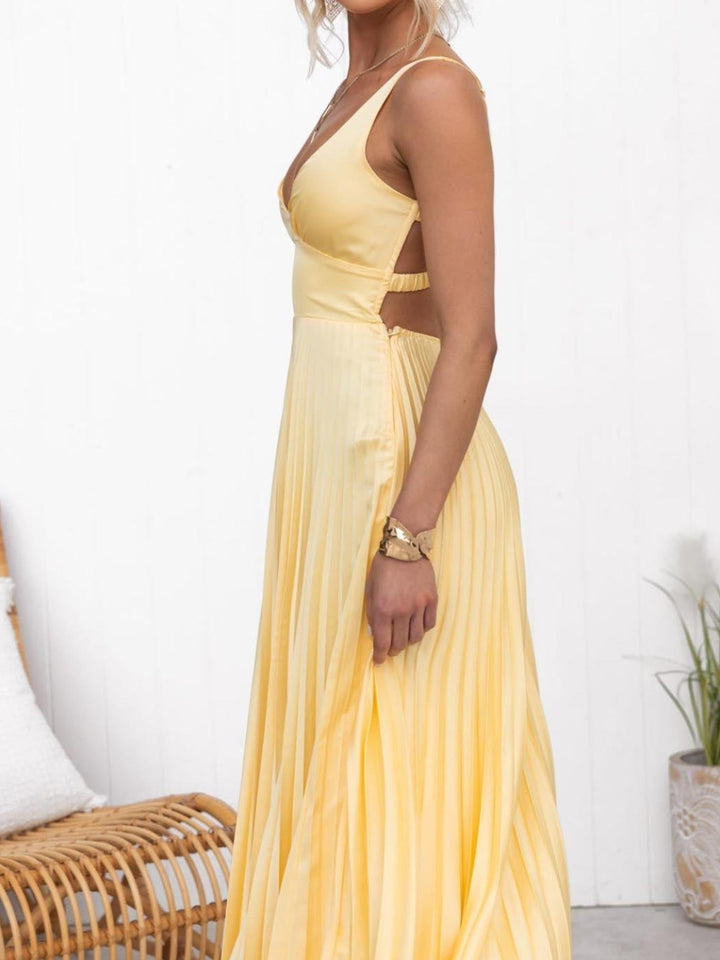 Woman wearing Pleated Midi Dress with A-line, flowing | Lunova