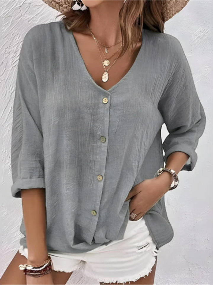 Woman wearing Relaxed Fit Blouse with button-front, relaxed | Lunova
