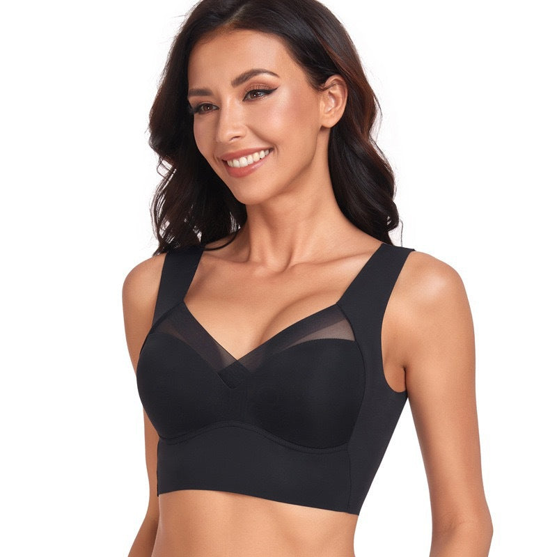 Woman wearing Seamless Comfort Bra with comfort | Lunova