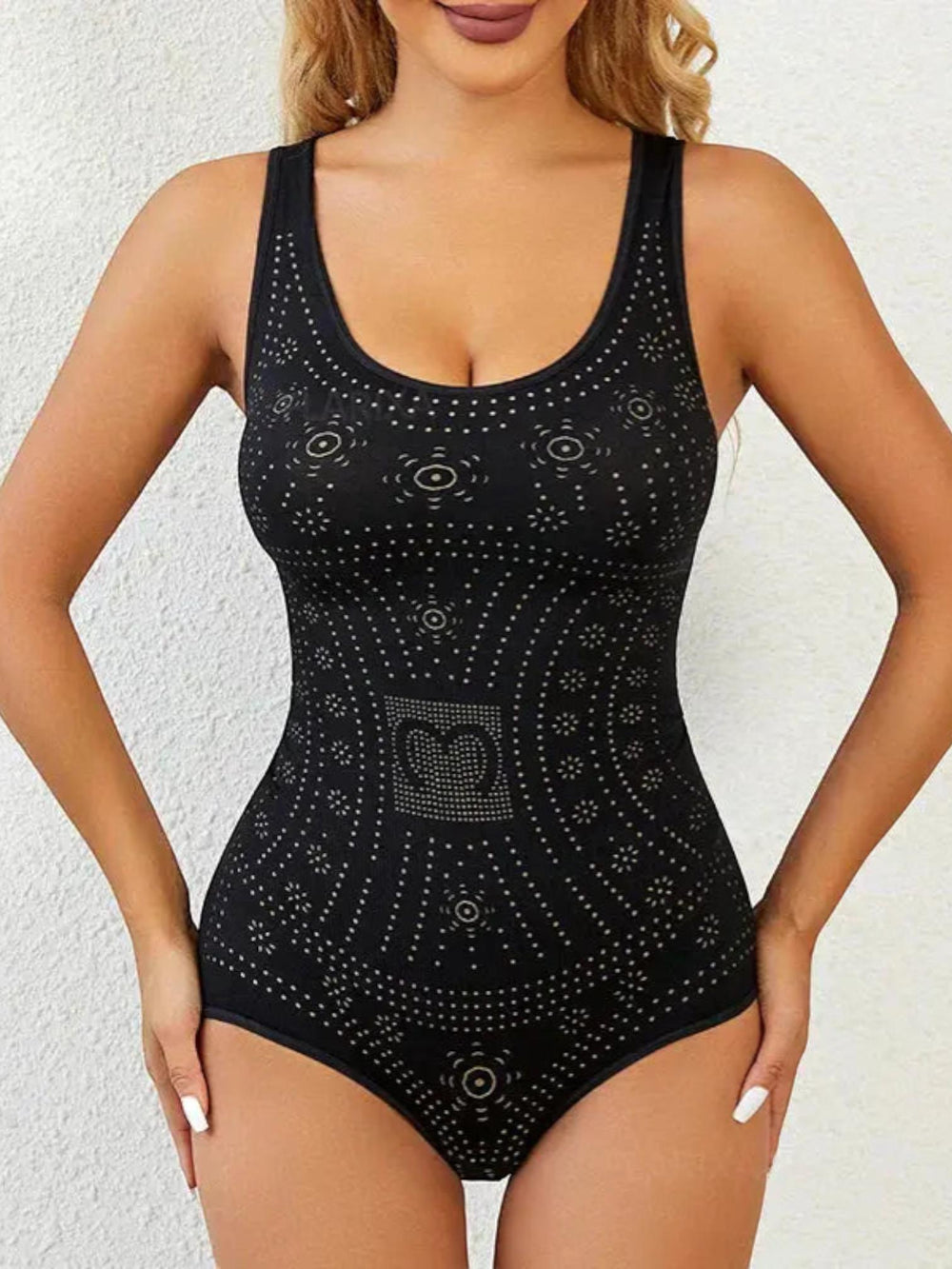 Woman wearing Shaping Bodysuit — view 2 | Lunova