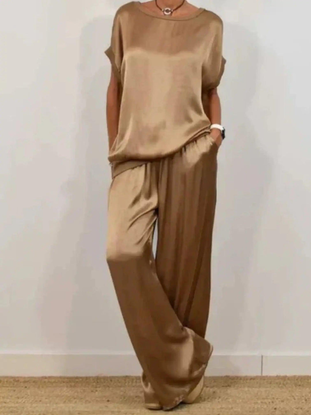 Woman wearing Brown Two-Piece Set with drawstring, relaxed | Lunova