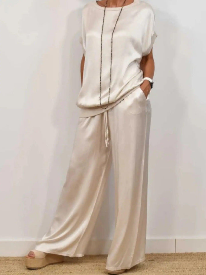 Woman wearing White Two-Piece Set with drawstring, relaxed | Lunova